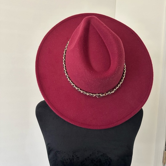 Hat - Picture 1 of 2